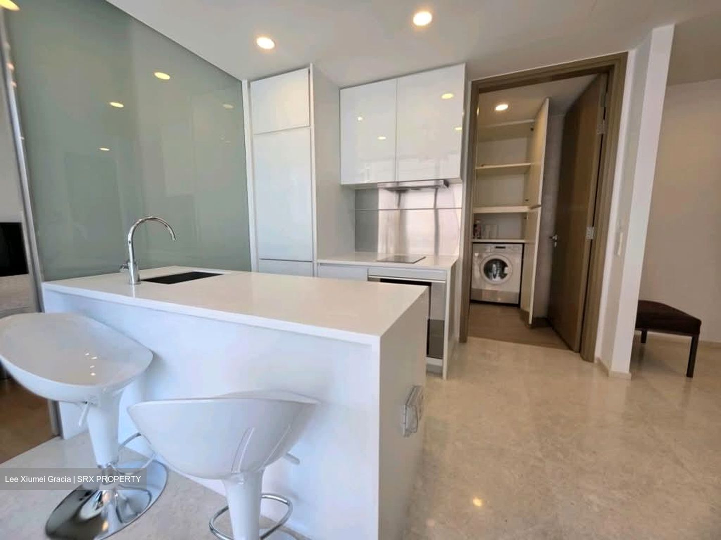 Marine Blue (D15), Condominium #537123431